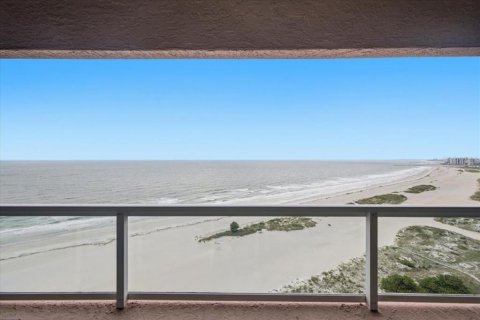 Condo in Clearwater, Florida, 1 bedroom  № 2285413 - photo 3
