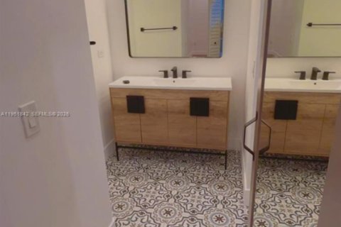 Touwnhouse à vendre à Sunrise, Floride: 2 chambres, 164.81 m2 № 2006066 - photo 15