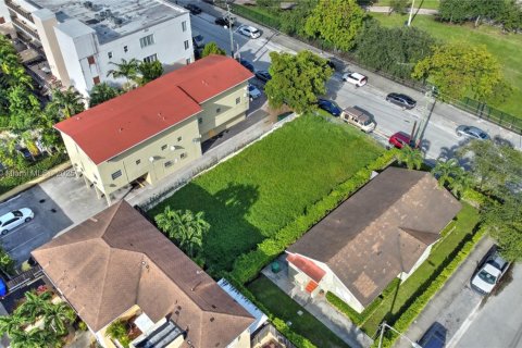 Terreno en venta en Miami, Florida № 1979323 - foto 7
