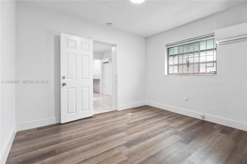 Casa en alquiler en Miami, Florida, 1 dormitorio, 119.66 m2 № 1993919 - foto 6