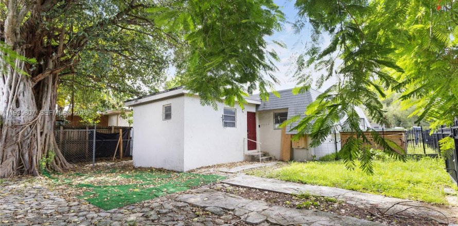 Casa en Miami, Florida 1 dormitorio, 119.66 m2 № 1993919