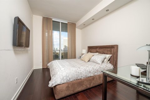 Condo in Miami, Florida, 3 bedrooms  № 1867529 - photo 27