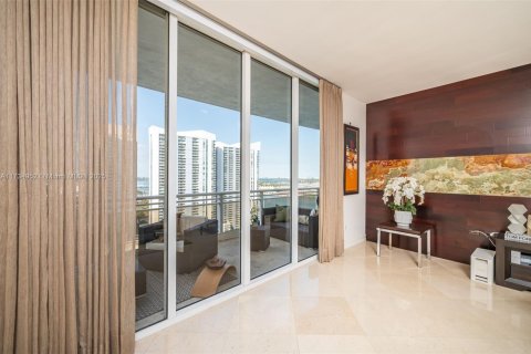 Condo in Miami, Florida, 3 bedrooms  № 1867529 - photo 14