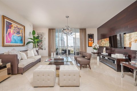 Condo in Miami, Florida, 3 bedrooms  № 1867529 - photo 4