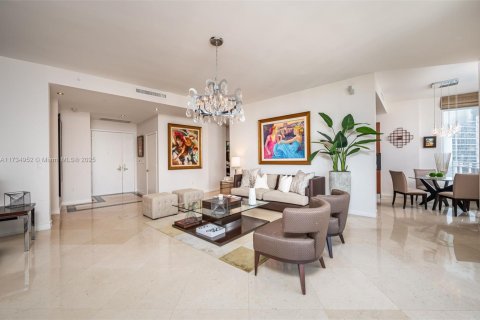 Condo in Miami, Florida, 3 bedrooms  № 1867529 - photo 12