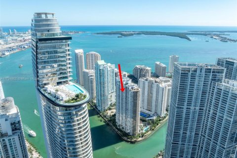 Condo in Miami, Florida, 3 bedrooms  № 1867529 - photo 1