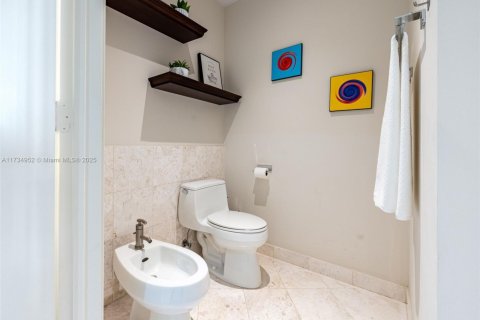 Condo in Miami, Florida, 3 bedrooms  № 1867529 - photo 23