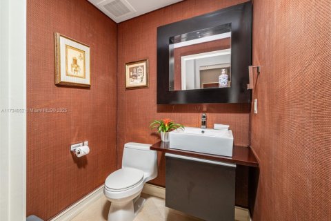 Condo in Miami, Florida, 3 bedrooms  № 1867529 - photo 13