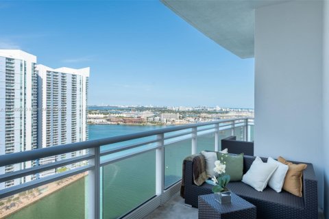 Condo in Miami, Florida, 3 bedrooms  № 1867529 - photo 7