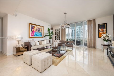 Condo in Miami, Florida, 3 bedrooms  № 1867529 - photo 3