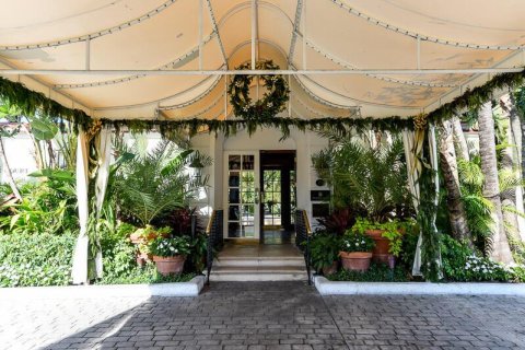 Condo in Palm Beach, Florida, 1 bedroom № 2246707 - photo 8