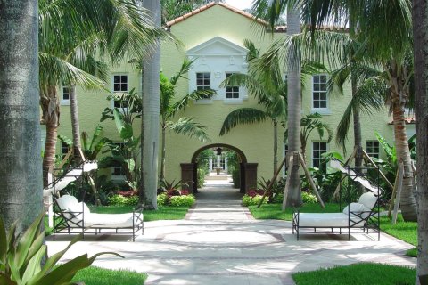 Condo in Palm Beach, Florida, 1 bedroom № 2246707 - photo 16