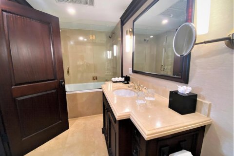 Condo in Palm Beach, Florida, 1 bedroom № 2246707 - photo 24