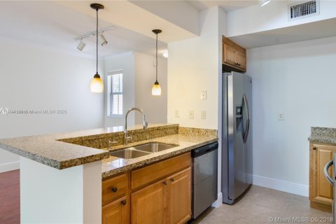 Condo in Miramar, Florida, 3 bedrooms  № 1971347 - photo 2