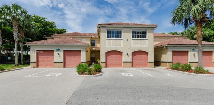 Condo in Miramar, Florida, 3 bedrooms  № 1971347