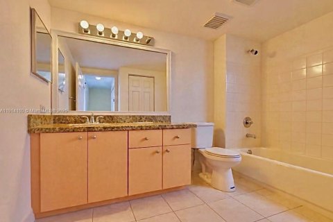 Condo in Miramar, Florida, 3 bedrooms  № 1971347 - photo 13
