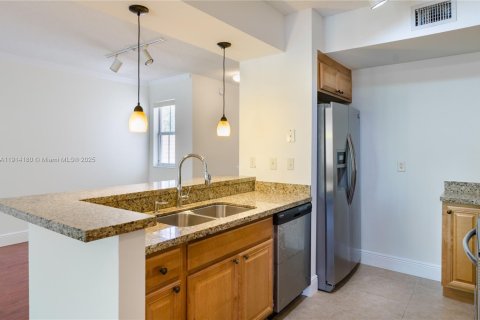 Condo in Miramar, Florida, 3 bedrooms  № 1971347 - photo 4