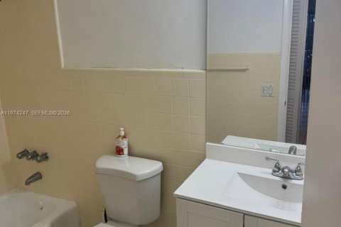 Condo in North Miami, Florida, 1 bedroom  № 2040444 - photo 6