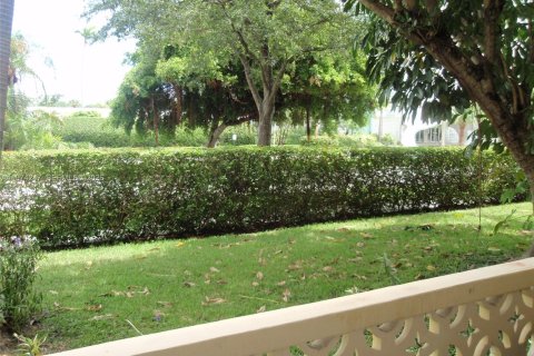 Condo in North Miami, Florida, 1 bedroom  № 2040444 - photo 3