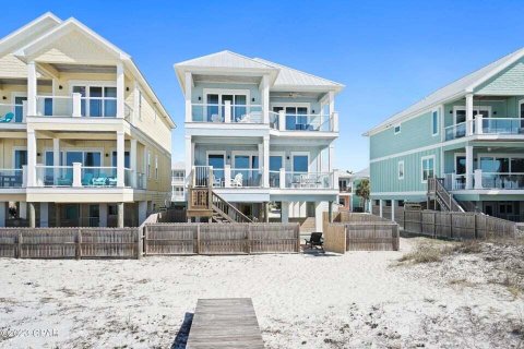 House in Panama City Beach, Florida 6 bedrooms, 334.45 sq.m. № 561688 - photo 1