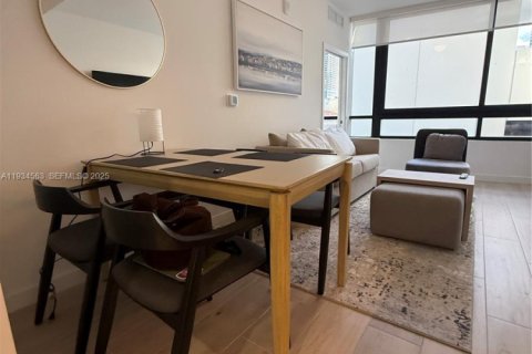 Condo in Miami, Florida, 2 bedrooms  № 1993598 - photo 4