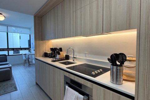 Condo in Miami, Florida, 2 bedrooms  № 1993598 - photo 3