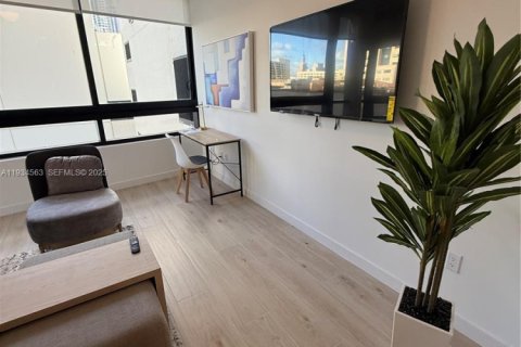 Condo in Miami, Florida, 2 bedrooms  № 1993598 - photo 7