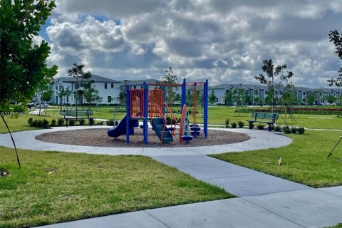 Touwnhouse à vendre à Miami, Floride: 3 chambres, 157.66 m2 № 2057376 - photo 15