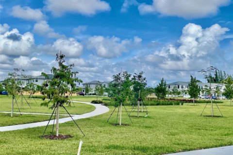 Touwnhouse à vendre à Miami, Floride: 3 chambres, 157.66 m2 № 2057376 - photo 16