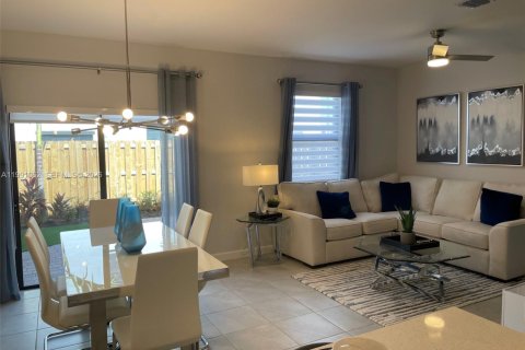 Touwnhouse à vendre à Miami, Floride: 3 chambres, 157.66 m2 № 2057376 - photo 3