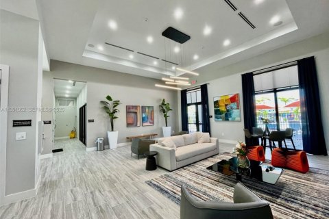 Touwnhouse à vendre à Miami, Floride: 3 chambres, 157.66 m2 № 2057376 - photo 24