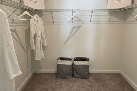 Touwnhouse à vendre à Miami, Floride: 3 chambres, 157.66 m2 № 2057376 - photo 11