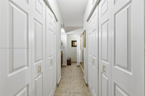 Condominio en venta en Miami Lakes, Florida, 3 dormitorios, 118.45 m2 № 1968226 - foto 28