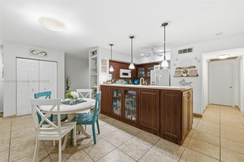 Condominio en venta en Miami Lakes, Florida, 3 dormitorios, 118.45 m2 № 1968226 - foto 15