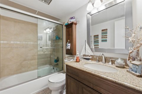 Condominio en venta en Miami Lakes, Florida, 3 dormitorios, 118.45 m2 № 1968226 - foto 22