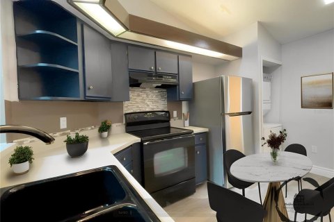 Condo in Orlando, Florida, 3 bedrooms  № 1834796 - photo 8