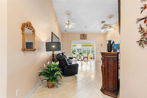 Villa ou maison à vendre à Haines City, Floride: 2 chambres, 173.54 m2 № 1875998 - photo 10