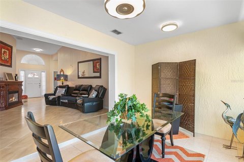 Villa ou maison à vendre à Haines City, Floride: 2 chambres, 173.54 m2 № 1875998 - photo 15