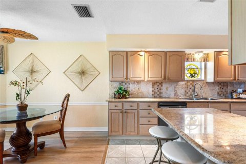 Villa ou maison à vendre à Haines City, Floride: 2 chambres, 173.54 m2 № 1875998 - photo 16