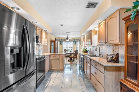 Villa ou maison à vendre à Haines City, Floride: 2 chambres, 173.54 m2 № 1875998 - photo 20