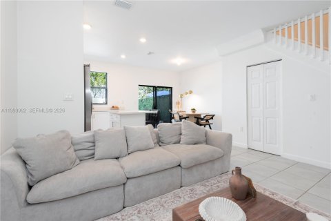 Touwnhouse à vendre à Miami, Floride: 3 chambres, 123.37 m2 № 2170119 - photo 14