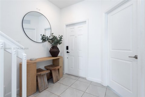 Touwnhouse à vendre à Miami, Floride: 3 chambres, 123.37 m2 № 2170119 - photo 13