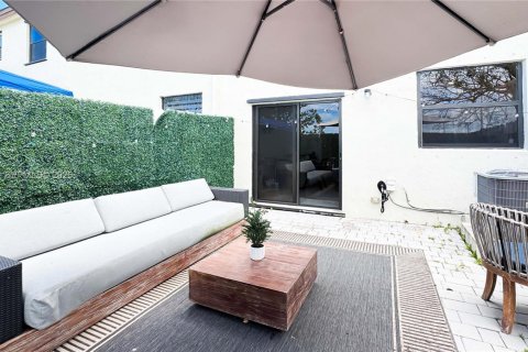 Touwnhouse à vendre à Miami, Floride: 3 chambres, 123.37 m2 № 2170119 - photo 2