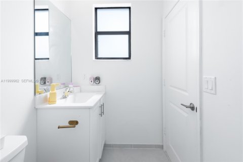 Touwnhouse à vendre à Miami, Floride: 3 chambres, 123.37 m2 № 2170119 - photo 27