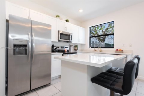 Touwnhouse à vendre à Miami, Floride: 3 chambres, 123.37 m2 № 2170119 - photo 6