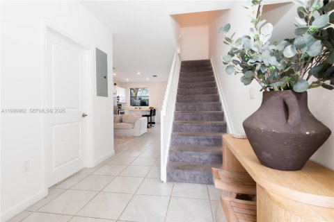 Touwnhouse à vendre à Miami, Floride: 3 chambres, 123.37 m2 № 2170119 - photo 11