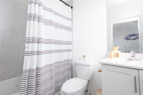 Touwnhouse à vendre à Miami, Floride: 3 chambres, 123.37 m2 № 2170119 - photo 25