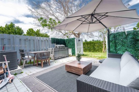 Touwnhouse à Miami, Floride 3 chambres, 123.37 m2 № 2170119