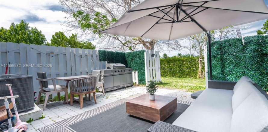 Touwnhouse à Miami, Floride 3 chambres, 123.37 m2 № 2170119