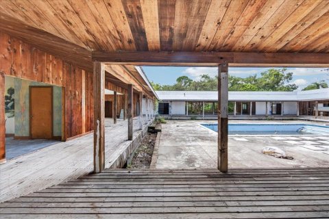 House in Sarasota, Florida 5 bedrooms, 549.98 sq.m. № 2393472 - photo 21